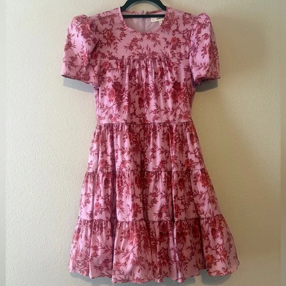 River Dress in Sheer Lilac
LIKELY
Color: Sheer Lilac - Picture 2 of 4